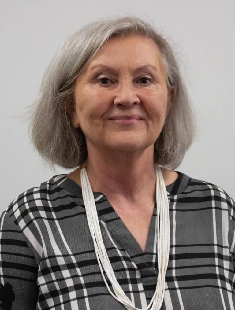 Betty Thunderweb 1 768x1014