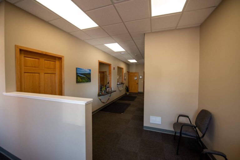 Hurley Lobby 2 768x513