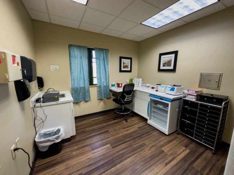 Cumberland Clinic Lab Room 1 768x576