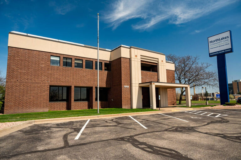 Eau Claire Clairemont Avenue Clinic Exterior 1 768x511
